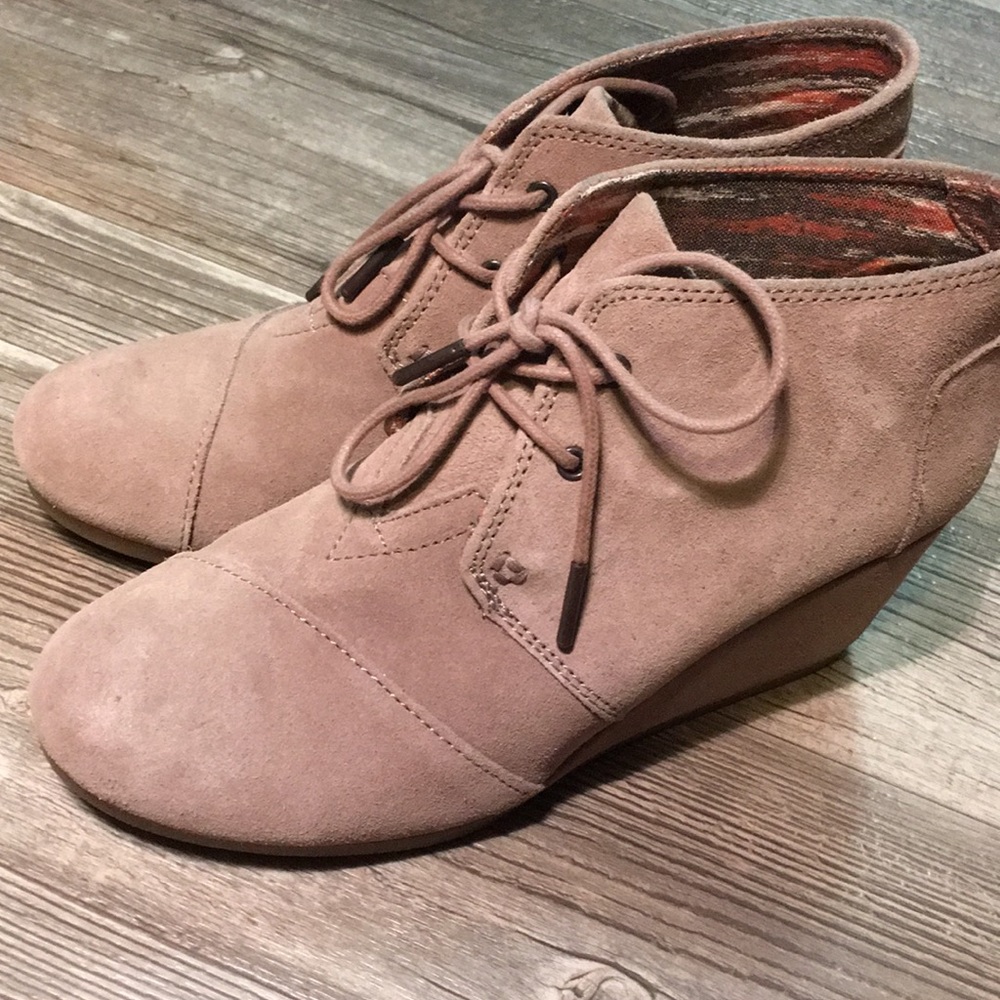 TOMS Lace-up Suede Bootie